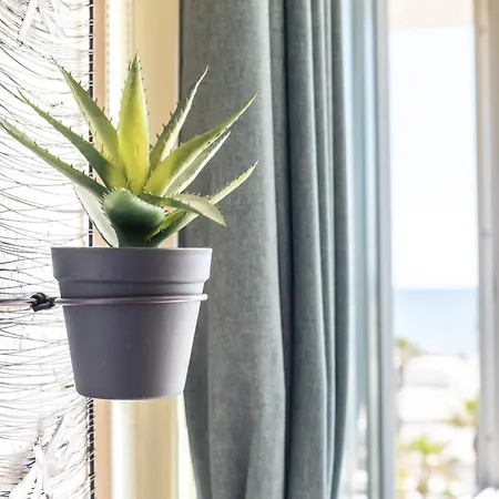 Front Apartment *